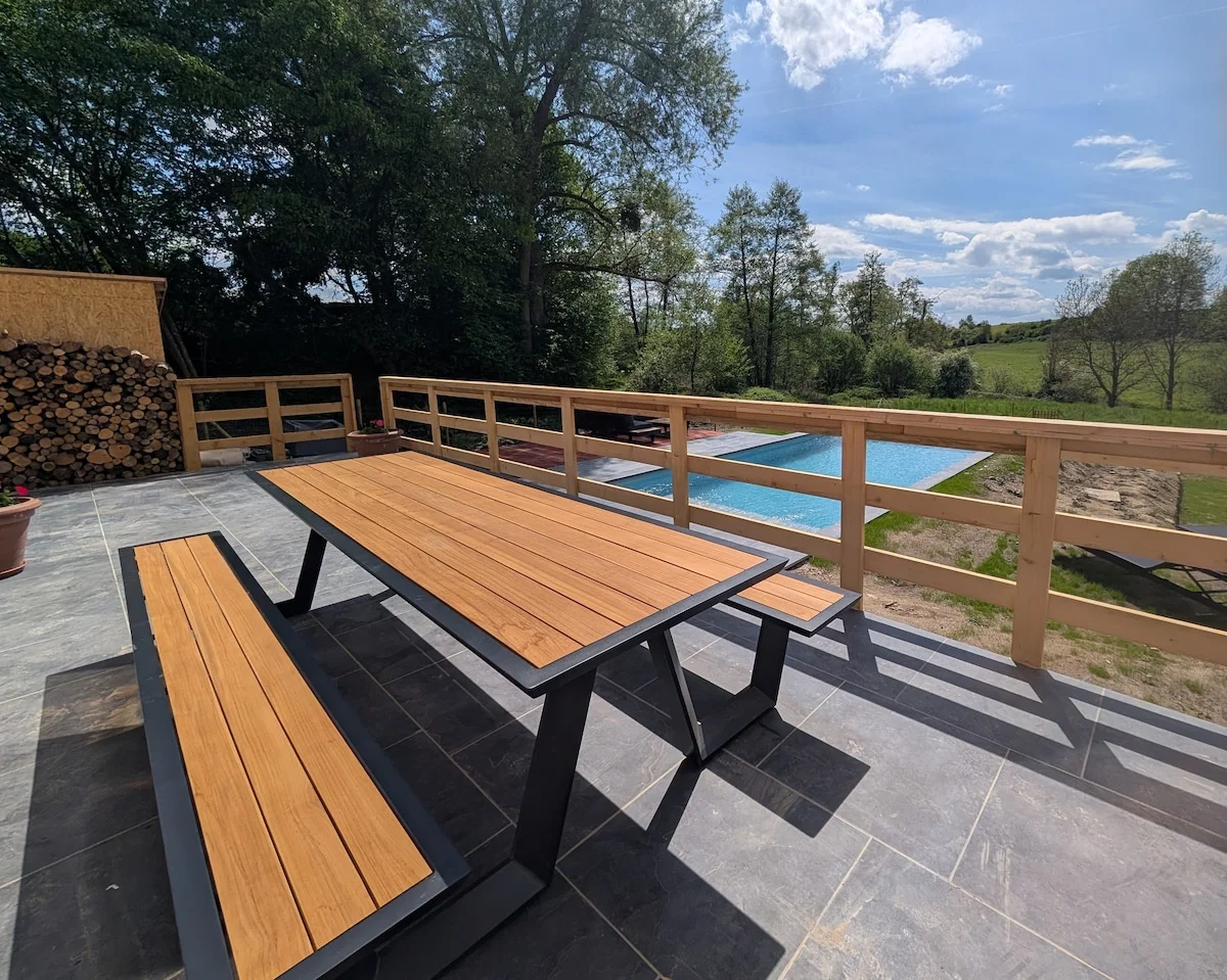 Terrasse — table extérieure